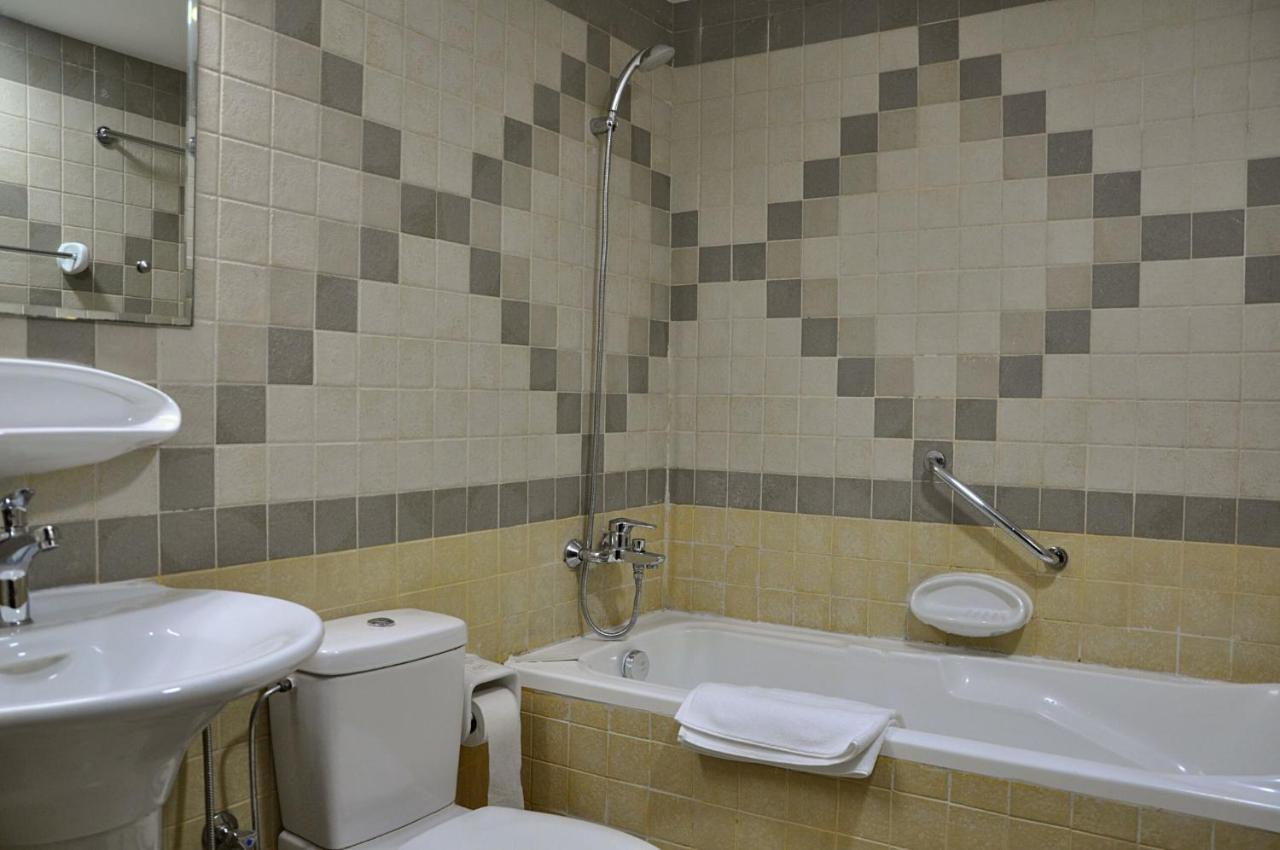 Care Holiday Homes Apartments Barsha Heights Dubai Exterior foto